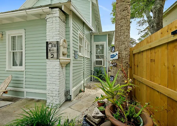 Casa Maria 2- Charming, Quaint Apt Next To Everything Downtown!