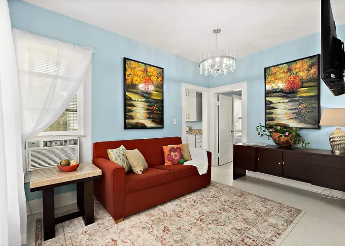 Casa Maria 2- Charming, Quaint Apt Next To Everything Downtown!