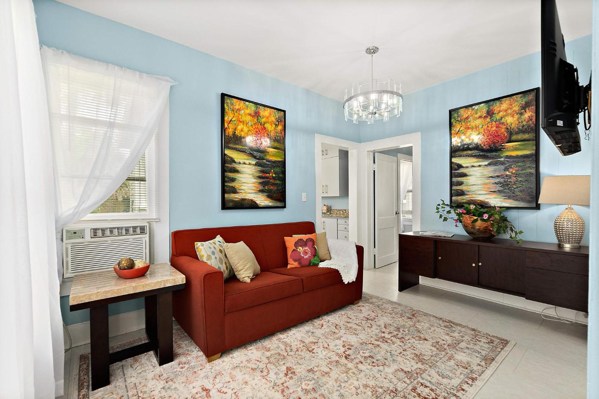 Casa Maria 2- Charming, Quaint Next To Everything Downtown! Apartment